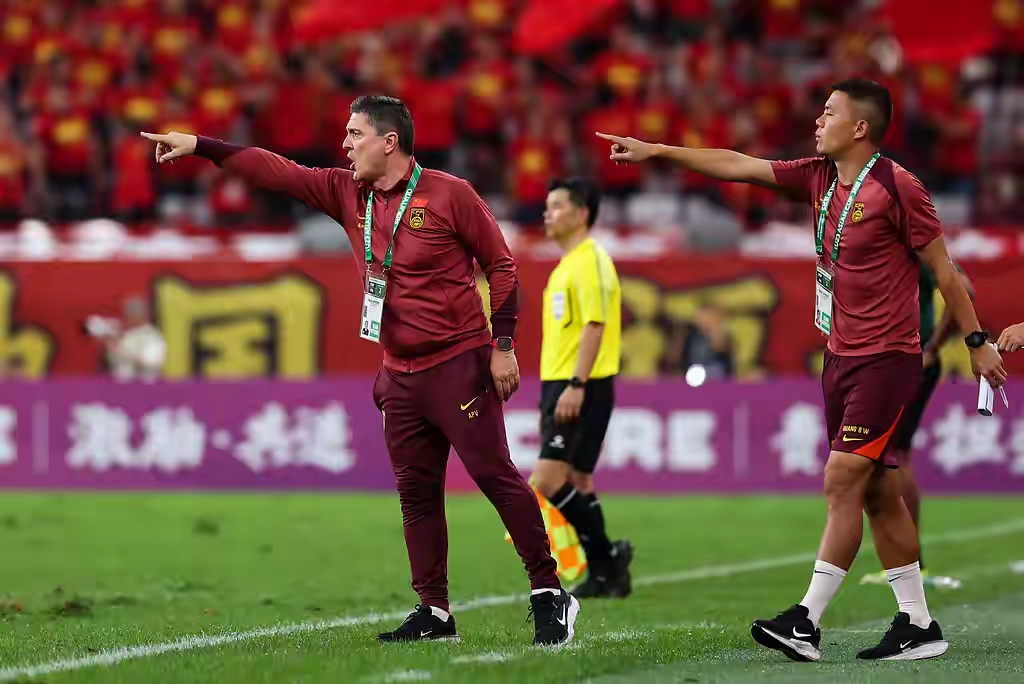 -足球精英集结,重量级对决引人瞩目