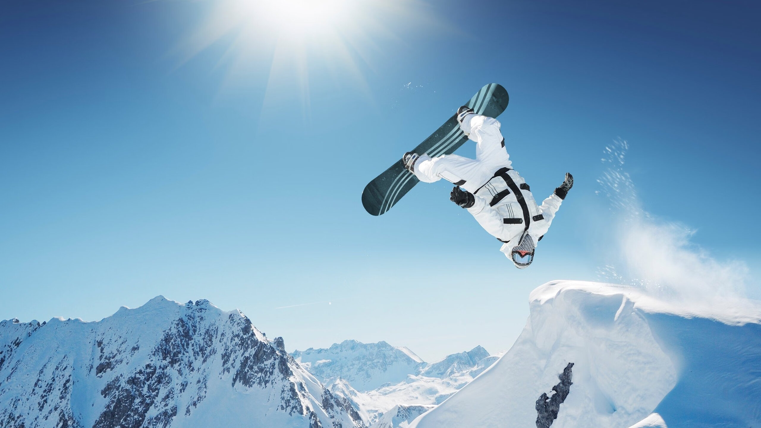 北欧寒流险胜非洲雄狮,埃及法老加冕德甲王座—双线战场的英雄叙事