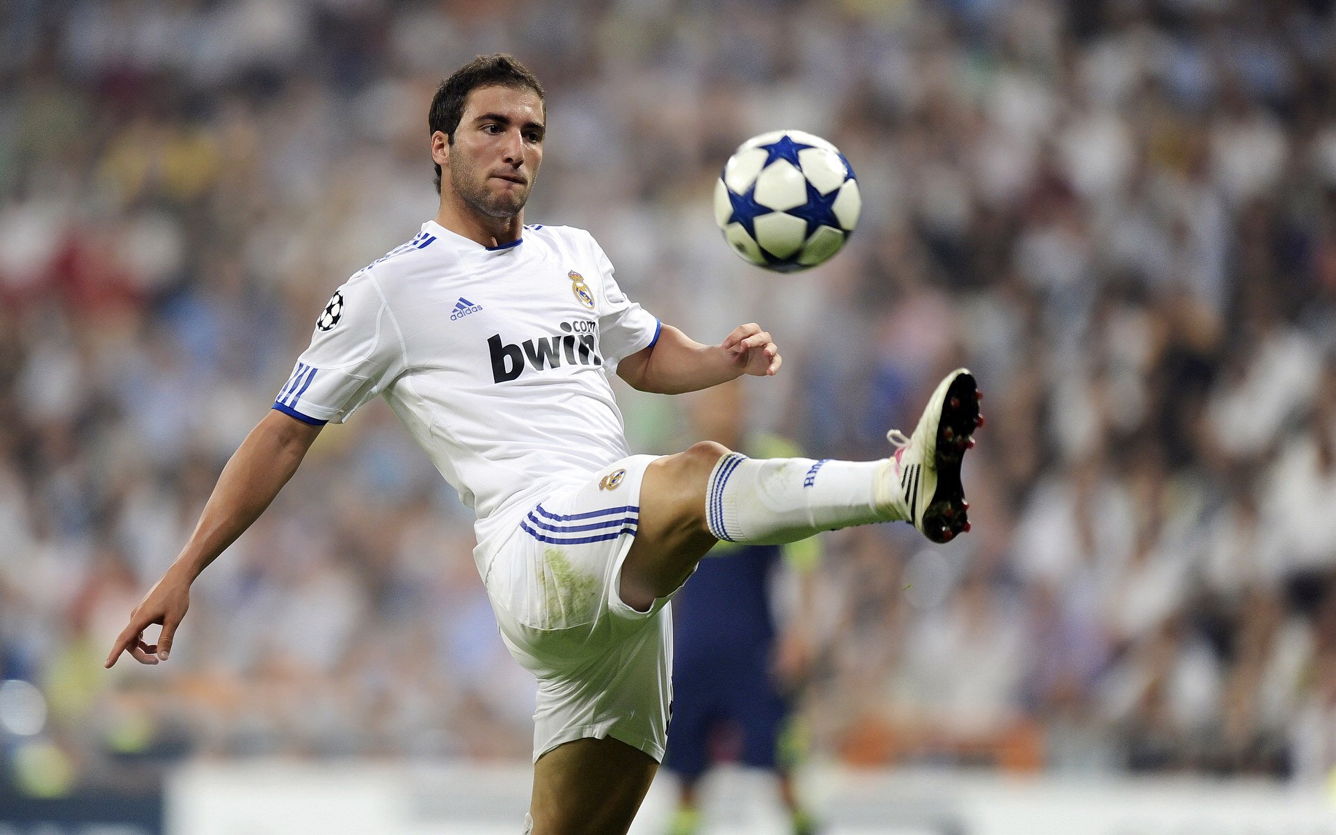 唯一性的胜利，当美国资本拿下荷兰，拉亚在欧冠赛场完成终极接管